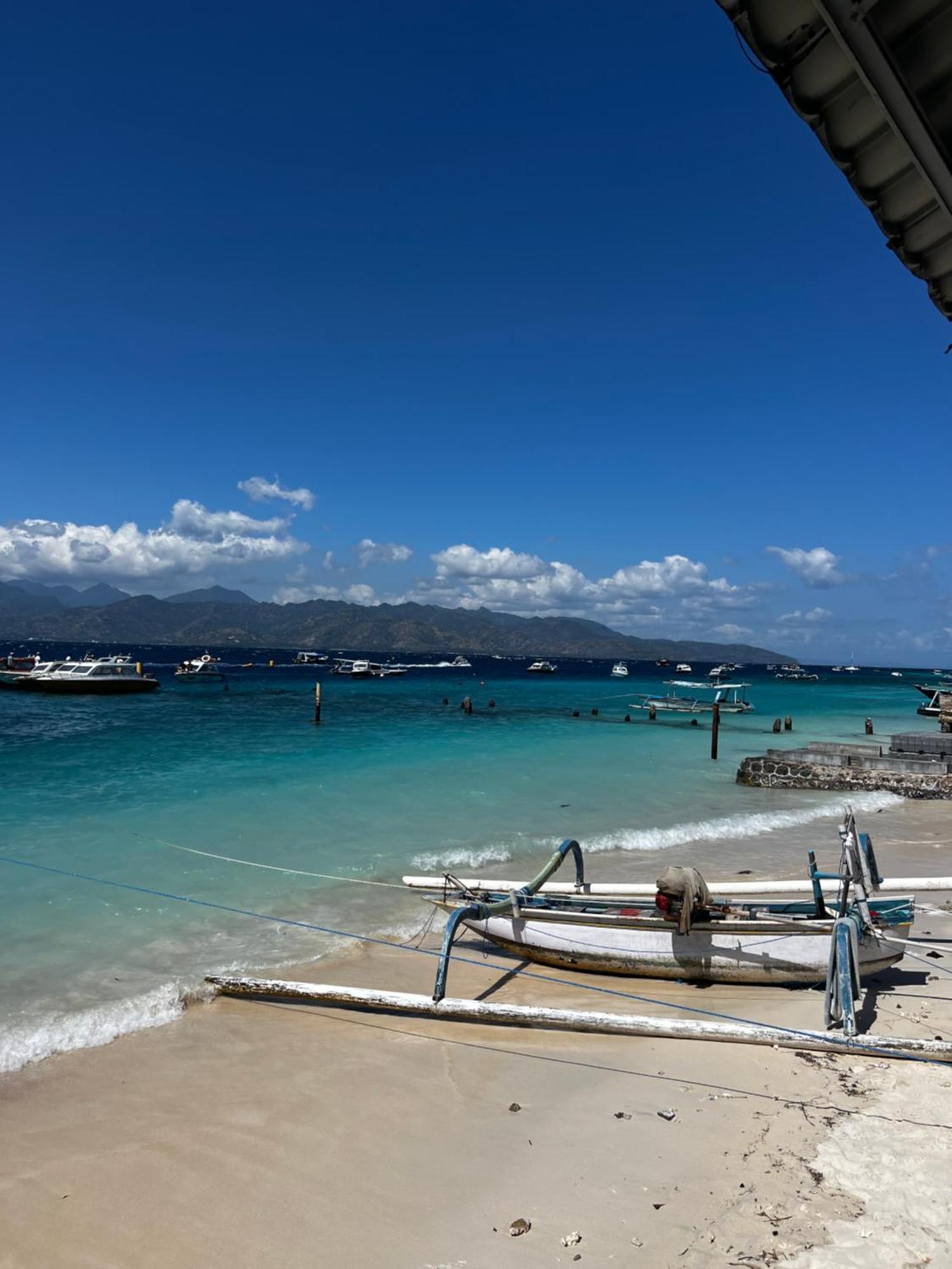 Tropica Gili Total Body Fit - Free Access Gym And Coworking Space Gili Trawangan Luaran gambar
