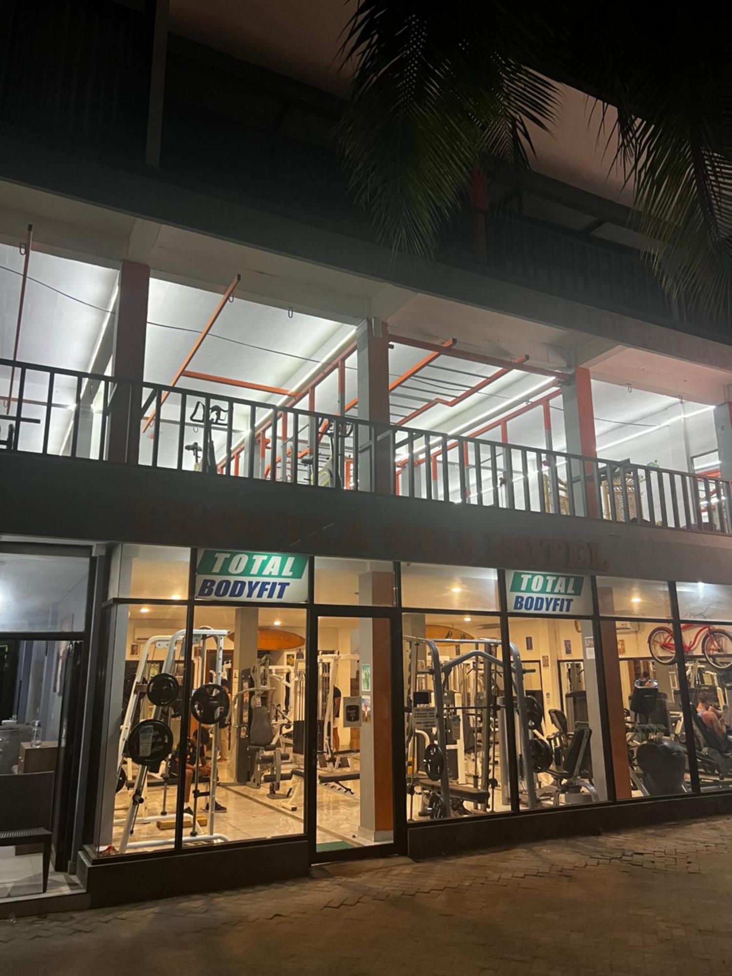 Tropica Gili Total Body Fit - Free Access Gym And Coworking Space Gili Trawangan Luaran gambar