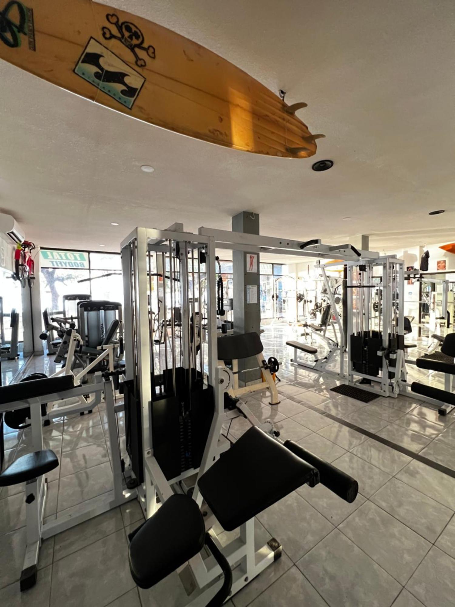 Tropica Gili Total Body Fit - Free Access Gym And Coworking Space Gili Trawangan Luaran gambar