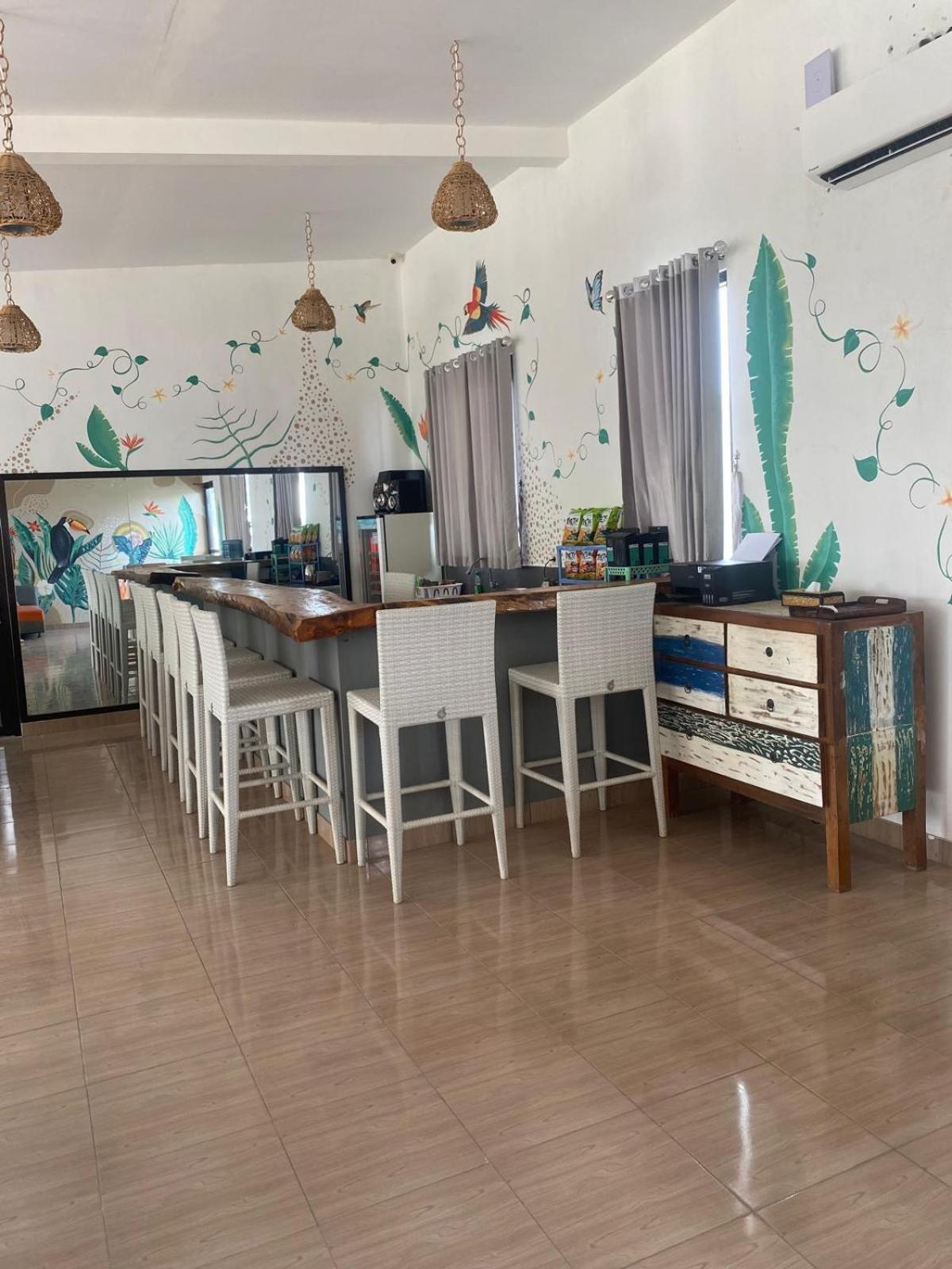 Tropica Gili Total Body Fit - Free Access Gym And Coworking Space Gili Trawangan Luaran gambar
