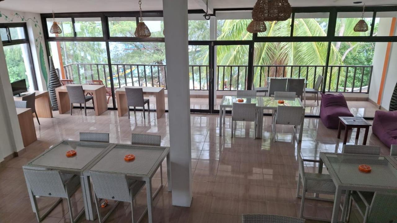 Tropica Gili Total Body Fit - Free Access Gym And Coworking Space Gili Trawangan Luaran gambar