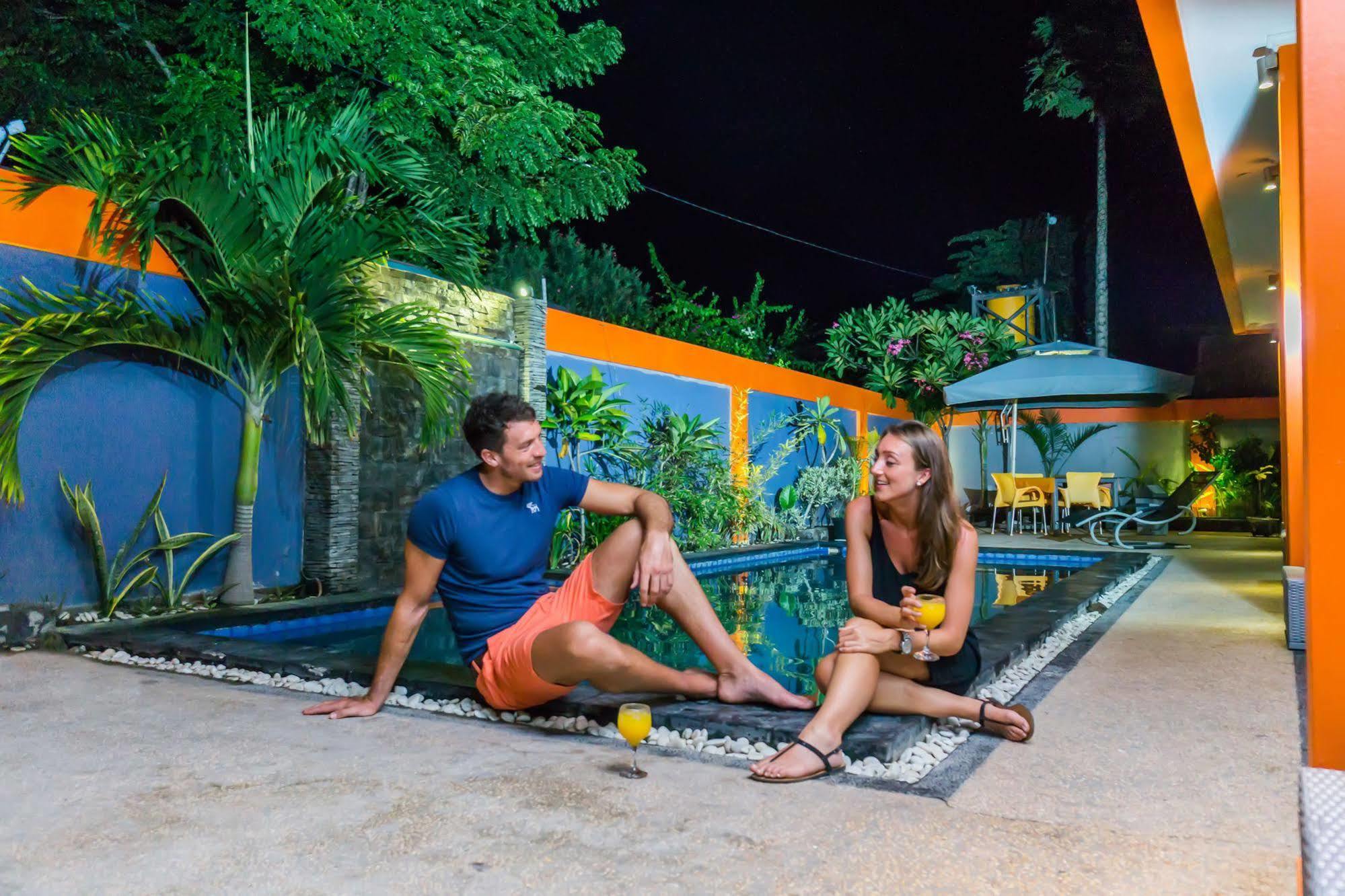 Tropica Gili Total Body Fit - Free Access Gym And Coworking Space Gili Trawangan Luaran gambar