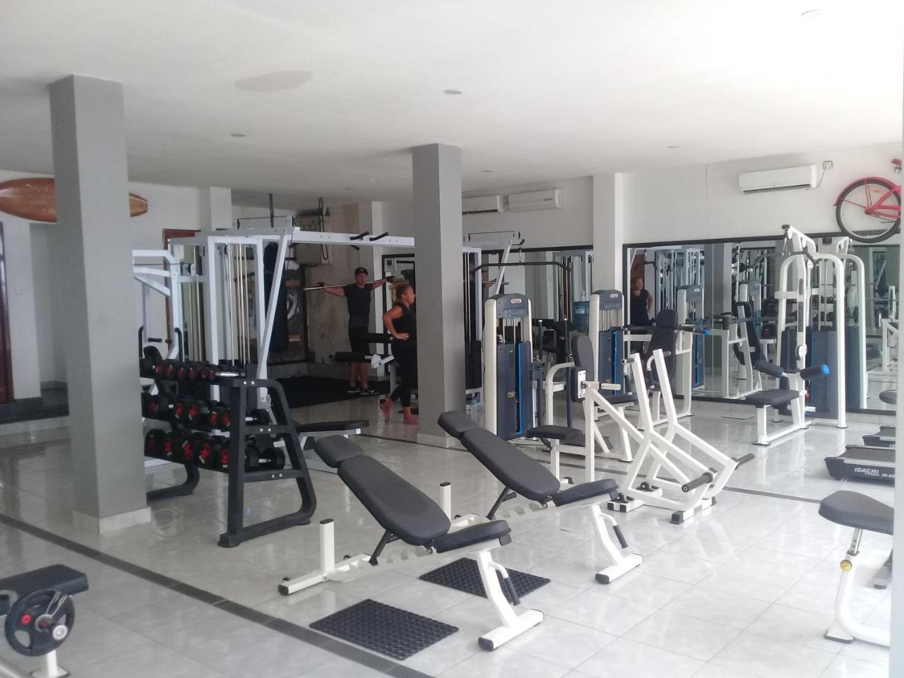 Tropica Gili Total Body Fit - Free Access Gym And Coworking Space Gili Trawangan Luaran gambar